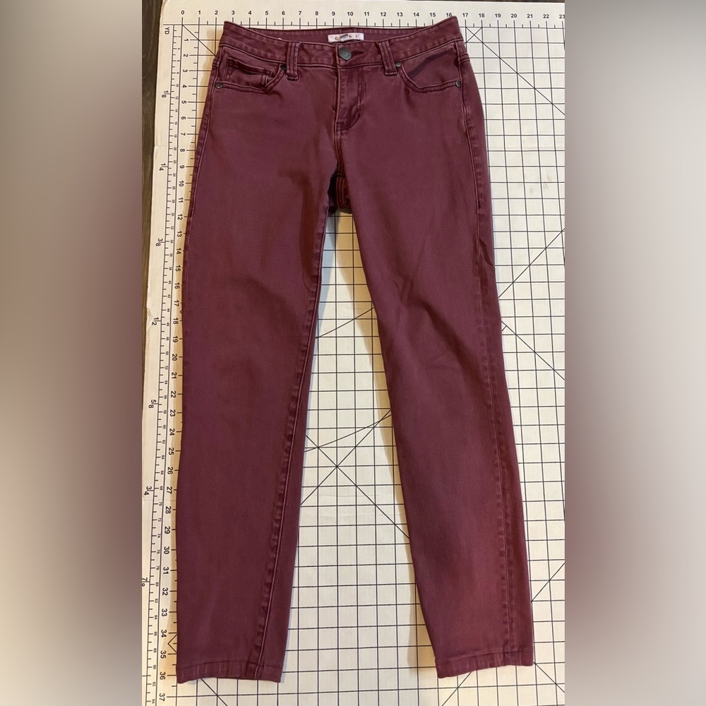 CAbi Women’s Size 4 Burgundy Skinny Jeans‎ Fashion-Forward Style